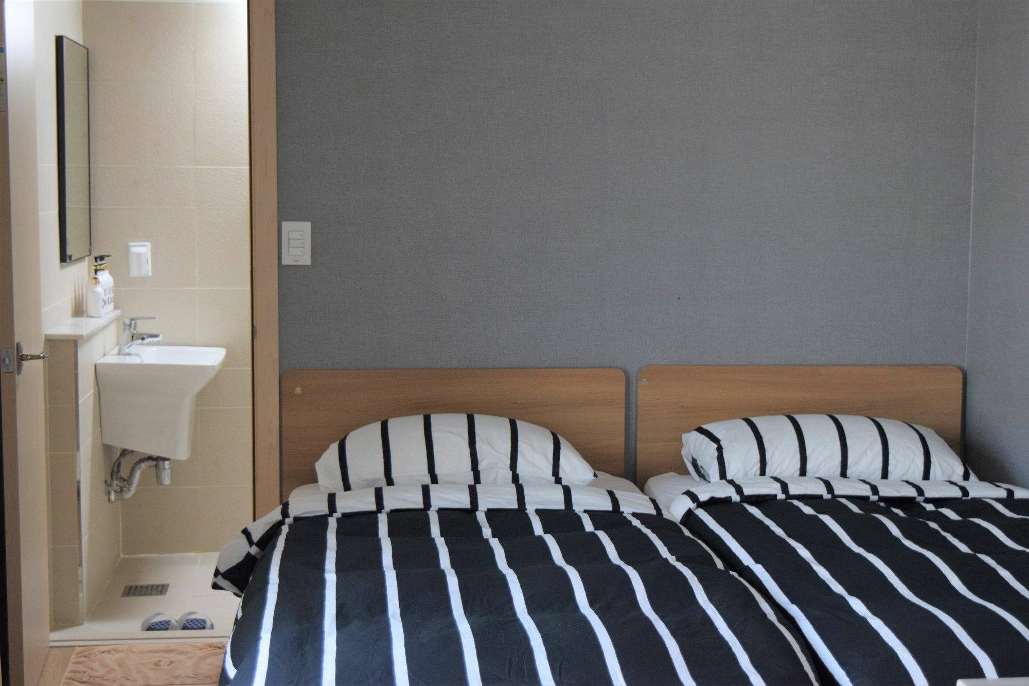 Red Stone Guesthouse Seul Zewnętrze zdjęcie